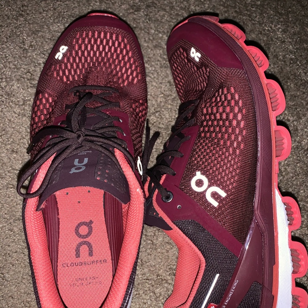 Like new! On cloud tennis shoes!